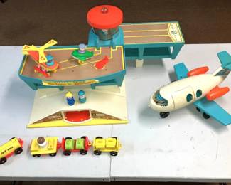 127-BON: Vintage Fisher-Price Airport (#996)