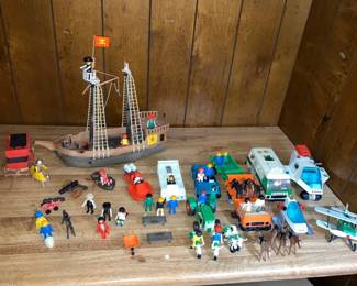 135-BON: Vintage Playmobil Assortment