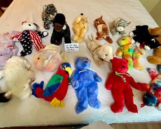 043-BR2: Box o’ Beanie Babies (Box J)