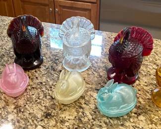 077-KIT: Turkey and Rabbit Lidded Bowls