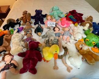040-BR2: Box o’ Beanie Babies (Box G)