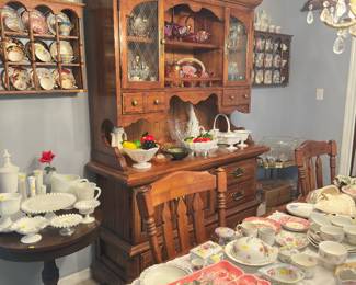Heavy quality dining room set; hutch, extension table has (2) 20” removable leaves and is 43” x 64” without the 2 leaves added, 6 chairs. The legs of the table can be removed for transport.