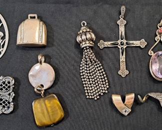 PENDANTS COSTUME JEWELRY