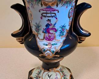 CHELSEA HOUSE VASE