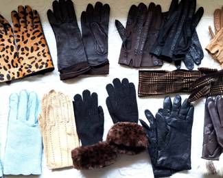 LADIES WINTER GLOVES LOT