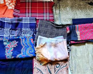 SCARVES LOT
