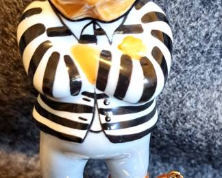 BULLDOG JAILBIRD LIMOGES TRINKET BOX
