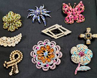 BROOCHES