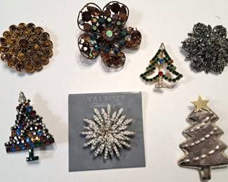 CHRISTMAS PINS BROOCHES