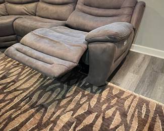 Power Reclining 6-Piece Sectional with Console & USB