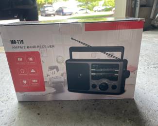 MD-T16 AM/FM 2 Band Portable Radio with Carrying Handle