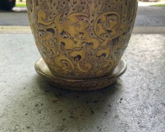 Vintage Weller Pottery Clinton Ivory Jardiniere with Saucer