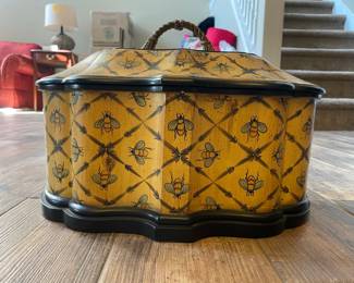 Vintage Bee Motif Scalloped Edge Storage Box