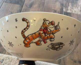 Disney Winnie the Pooh Christmas Serving Bowl