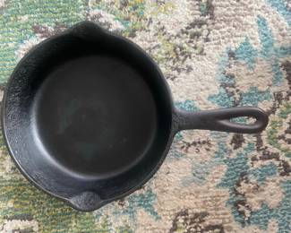 Vintage Unmarked Cast Iron Skillet