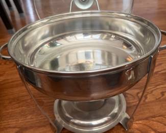 serving dish with lid