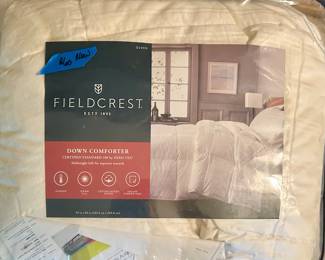 New Fieldcrest Queen Down Comforter $60