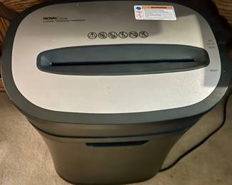 (royal) 12 sheet shredder