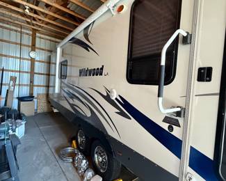 2010 Wildwood LA TRAVEL TRAILER 29’ Will sell prior to sale 