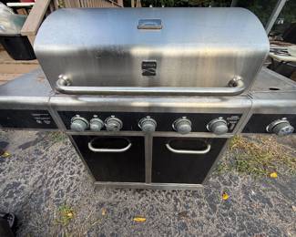 Kenmore 4-burner stainless gas grill + side burner