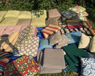 Outdoor cushions and pillows