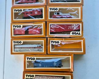Vintage TYCO HO Scale Trais, Locomotives Rolling Stock