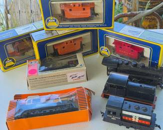 Vintage HO Train Collection AHM, ConCor, Roco