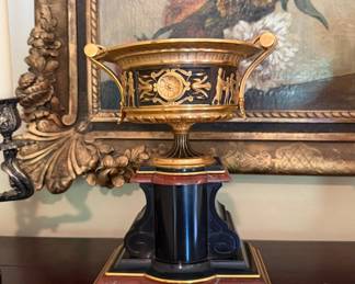 Grand Tour Urn