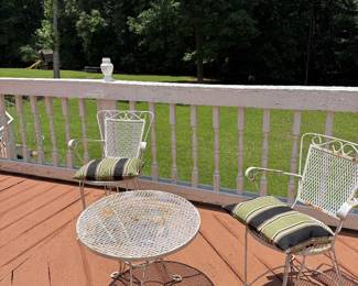Vtg wrought iron chairs and table