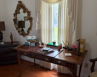 National Mt Airy Queen Anne/ Georgian style Mahogany writing desk