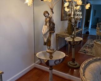 Vtg Figural Floor Lamp. Hollywood Regency/Neoclassical& Italian inspired blended design.