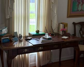 National Mt Airy Queen Anne/ Georgian style Mahogany writing desk