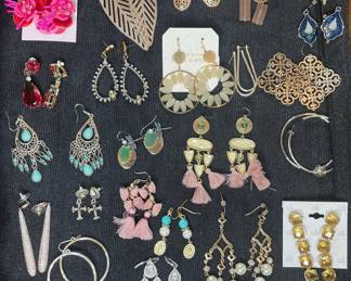 Designer and Fashion Earrings