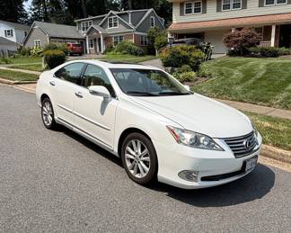 2012 Lexus ES 350 Sedan with Sunroof