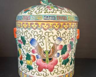 Chinese Export Porcelain Famille Rose Ginger Jar with Butterfly Motif