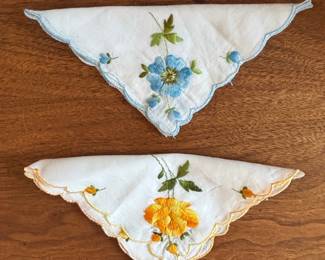 Embroidered Handkerchiefs Vtg