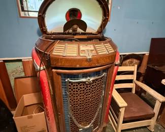 Vintage Juke Box - lights up!