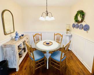 Breakfast Nook 
