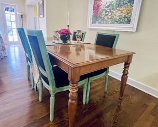 Ethan Allen Dining Table + 1 leaf 