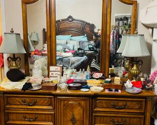 Beautiful Vintage Dresser with (3) Panel Dresser with (9) Drawers