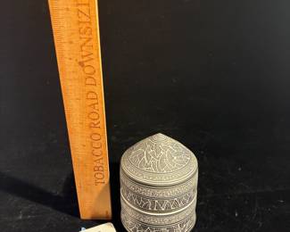 A119 - $60. Becky and Steve Lloyd: Sgraffitto Carved Porcelain Trinket Dish. Measures 3.5" x 4.5" tall. 