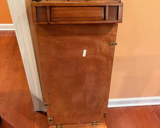 F11 - $350. Dining Room Table with 8 Chairs. Very good condition. Measures 60" x 42" x 31.5". Has 1 - 18" leaf. 