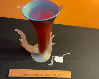 A546 - $30. Robert Levin Signed Art Glass Sculpture. AS IS - one small wing is broken, we have the piece. 