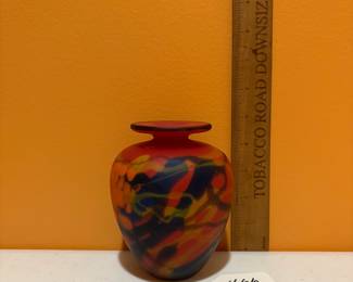 A466 - $30. Signed Art Glass Vase. Illegible. 