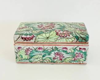 40 HongKongHandDecoratedPorcelainLotusPondJewelryTrinketBox