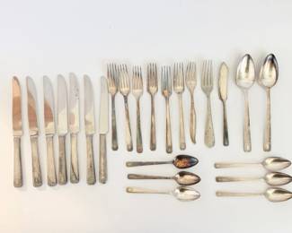 189 MixofSilverPlatedStainlessFlatware