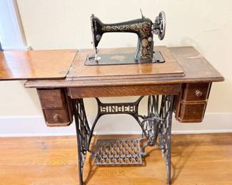 54 AntiqueSingerSewingMachinewWoodenCastIronCabinet