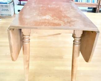 161 VintageWoodenDropLeafTable