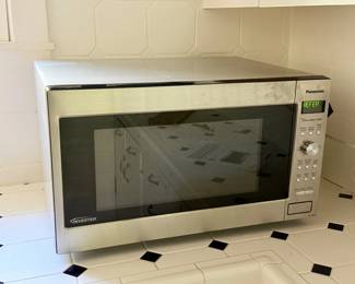 193 PanasonicTheGeniusSensor1250WMicrowave