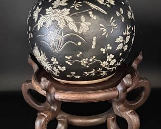 53 VintageHongKongBlackPorcelainGingerJarwHardwoodDisplayStand